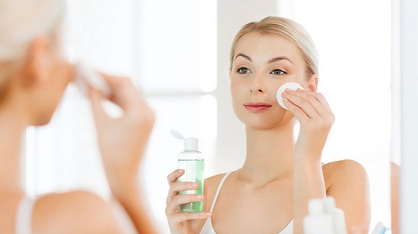 Hướng dẫn vệ sinh da mặt sau khi tiêm căng bóng trẻ hoá da