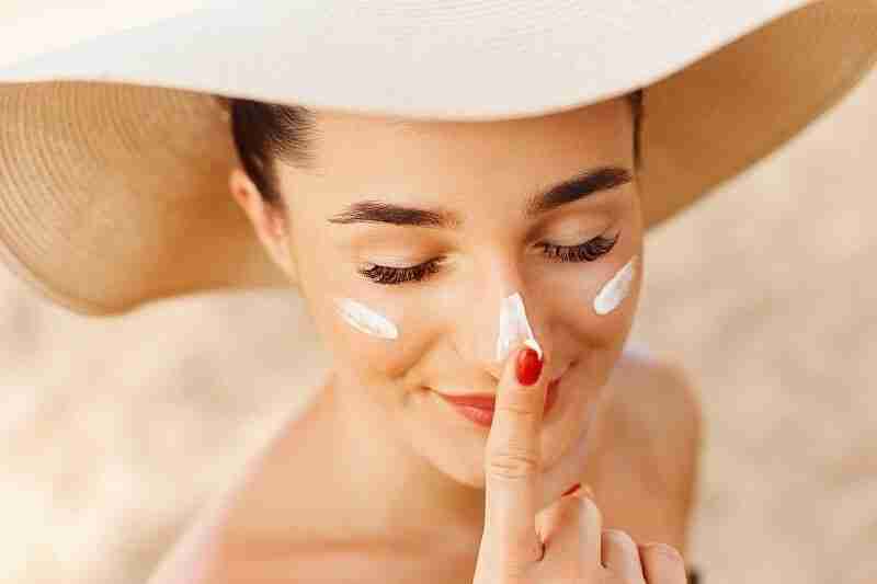 5 thói quen tai hại khiến gương mặt trông già hơn