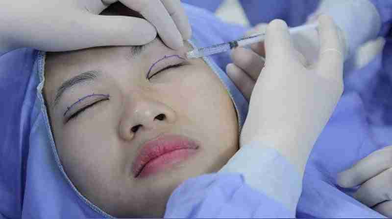 Bác sĩ giải đáp: Cắt mí mắt có đau không?