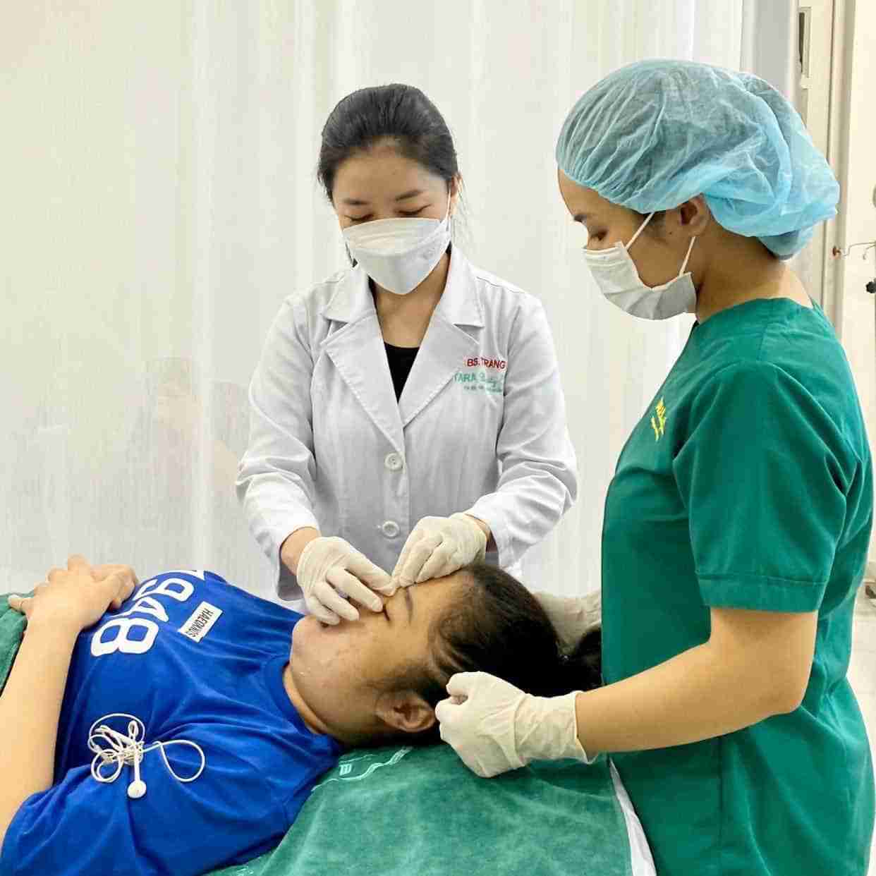 Bác sĩ giải đáp: Nâng mũi ăn ốc được không?
