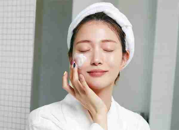 Chế độ chăm sóc da tuổi 30 giúp trẻ hóa hiệu quả