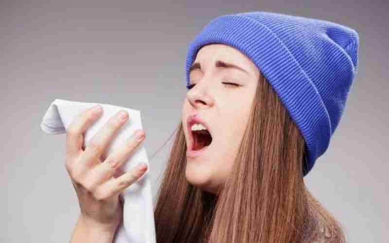 Nâng mũi xong hắt xì liên tục có ảnh hưởng dáng mũi không?