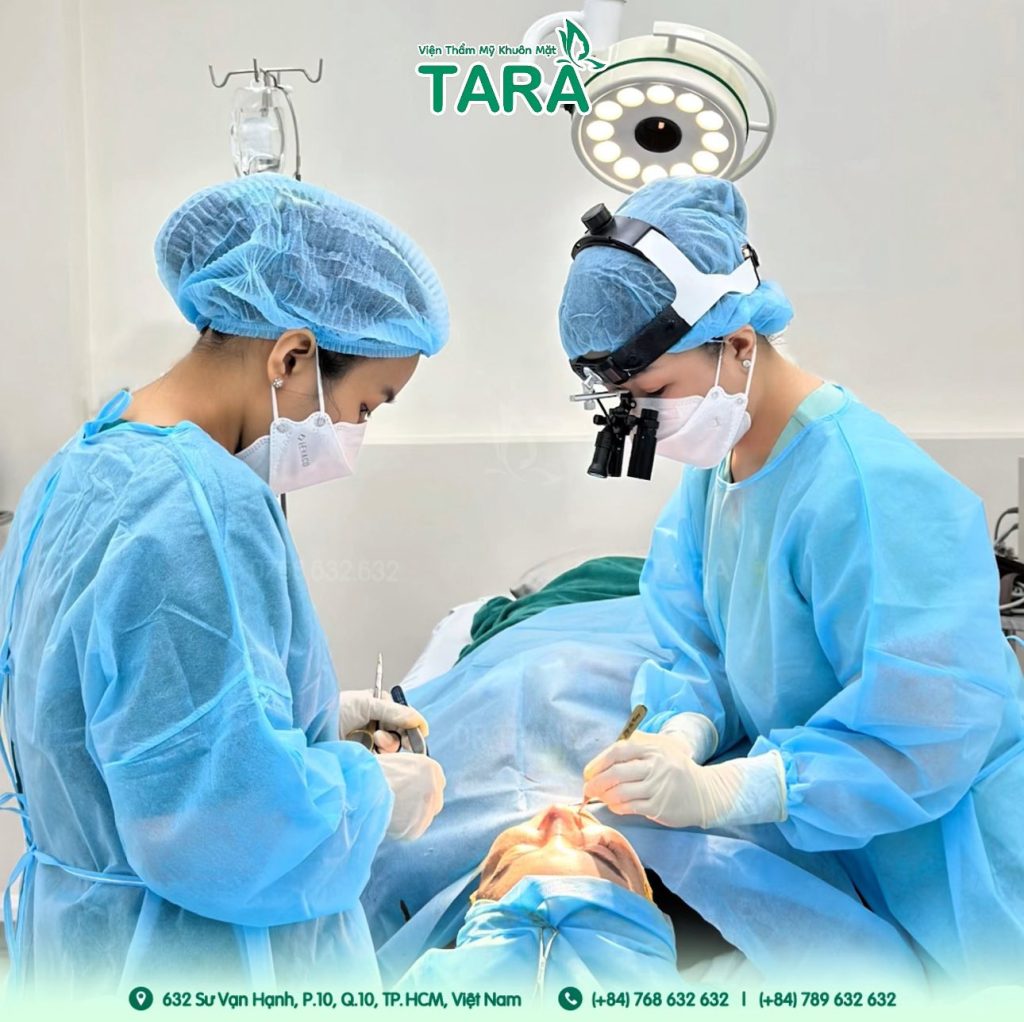 So sánh nâng mũi siêu vi phẫu với các phương pháp nâng mũi khác