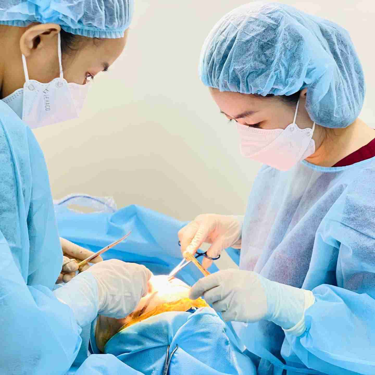 Sự thật về chuyện nâng mũi để được cả đời