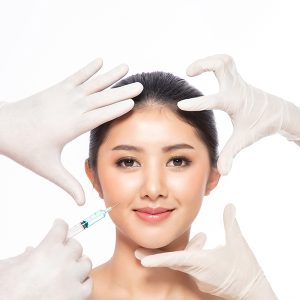 Sau khi tiêm tạo hình khuôn mặt, có bị “giả” hoặc đơ không?