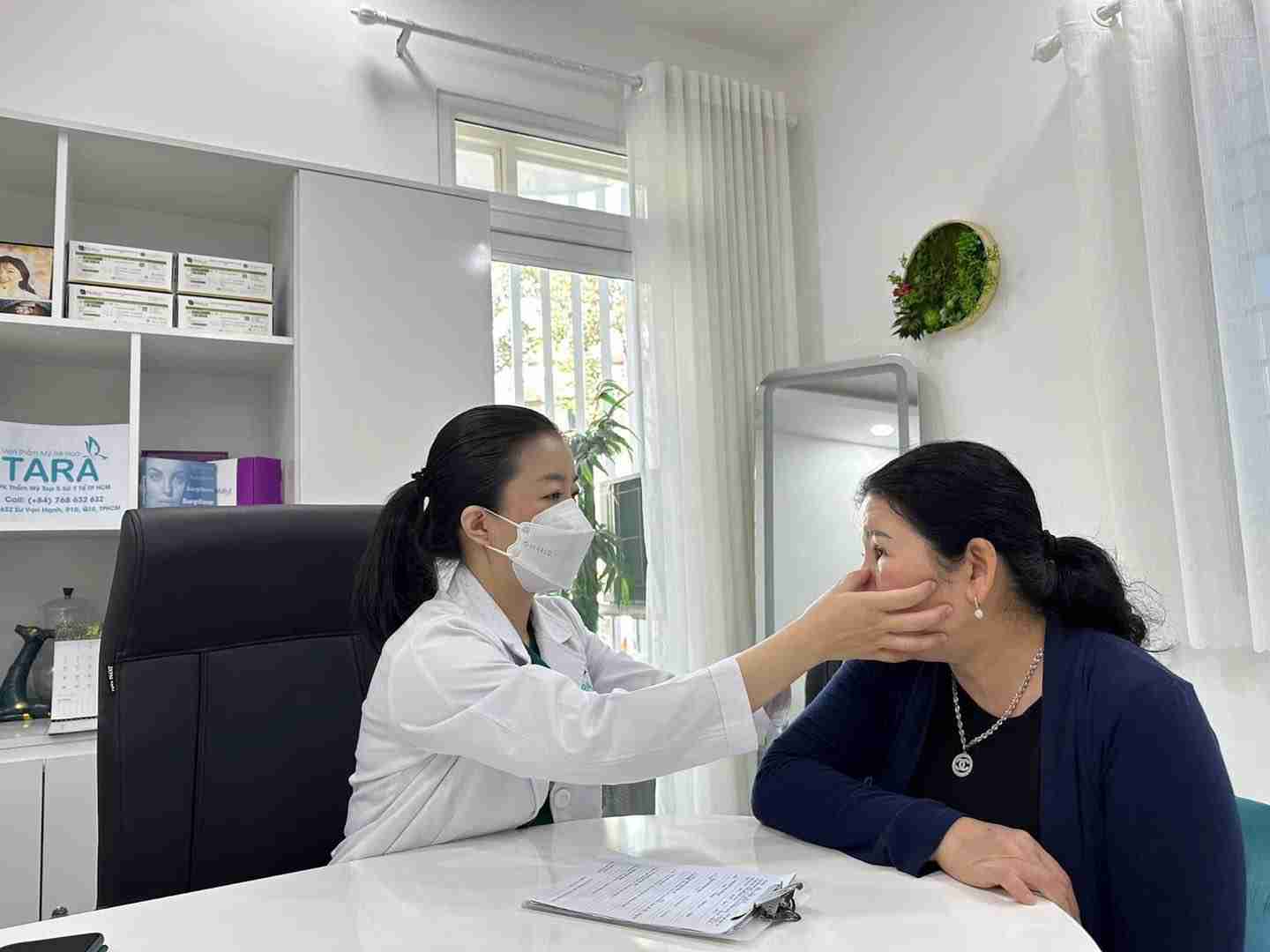 U50 có nên nâng mũi không? Mũi có đẹp không?